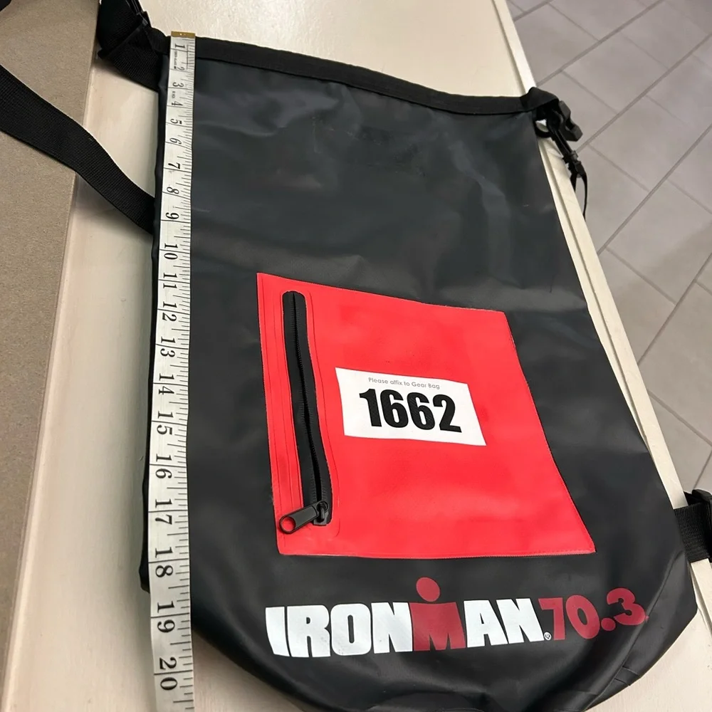 Iron Man Black and Red Crossbody Messenger Bag Clean and like new!
